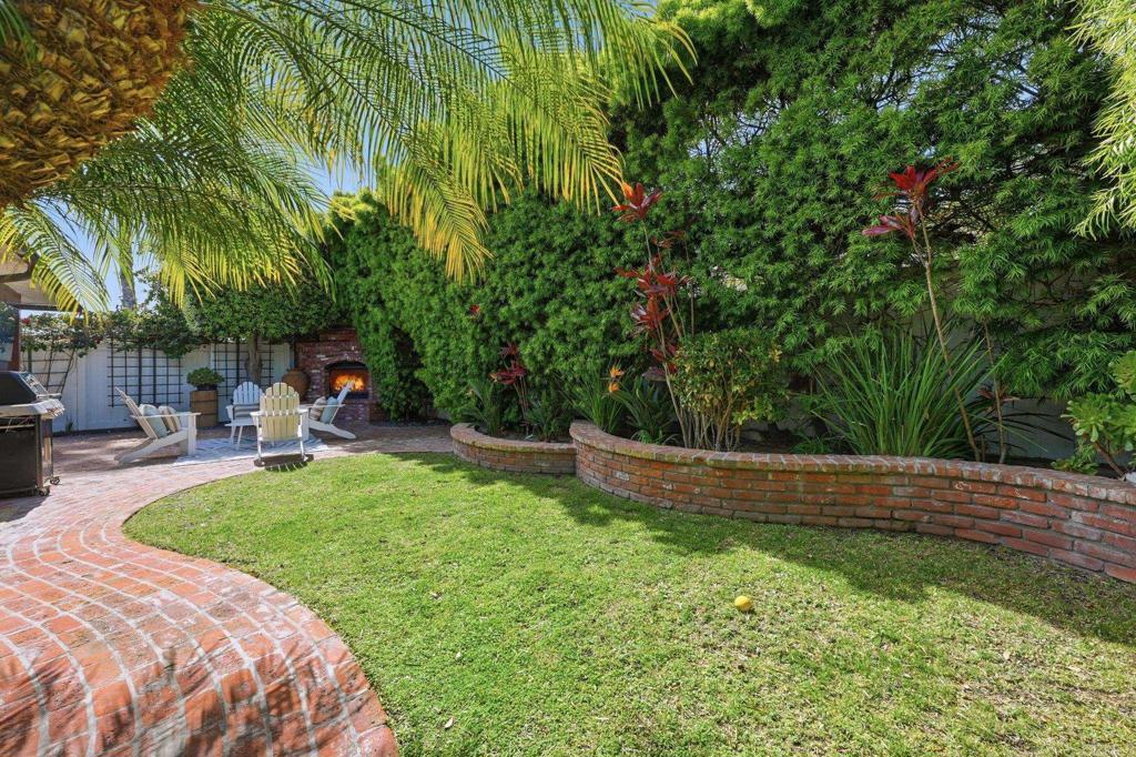 1820 Coast Boulevard