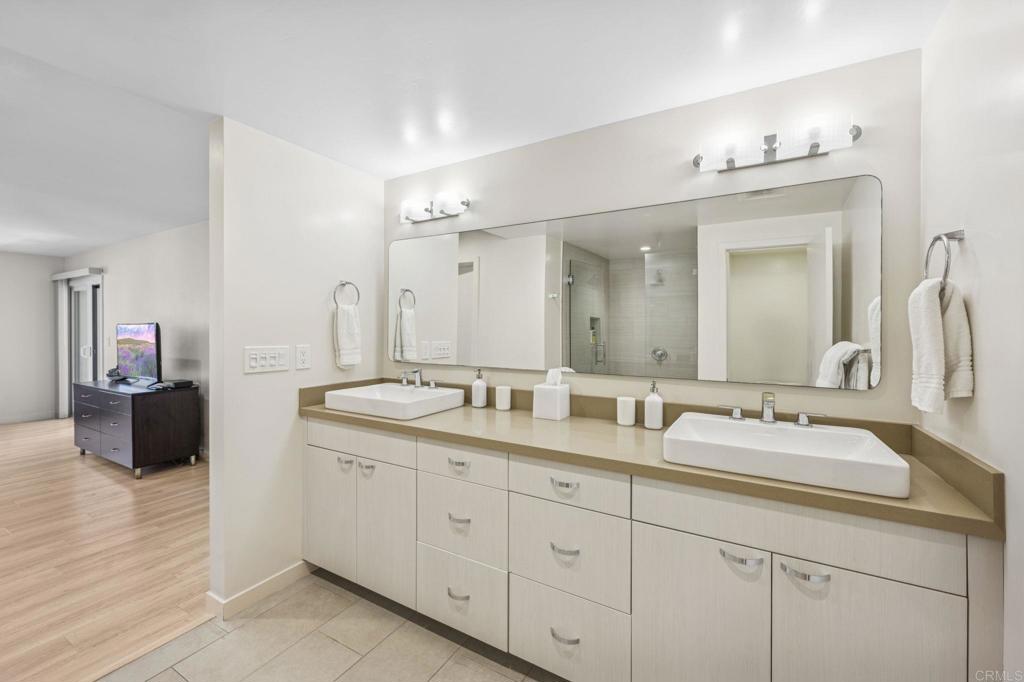 561 S Sierra Avenue 34