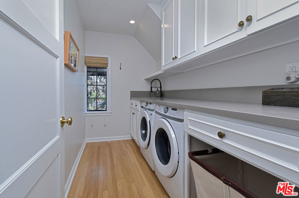 5005 Los Feliz