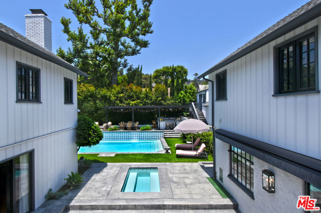 5005 Los Feliz