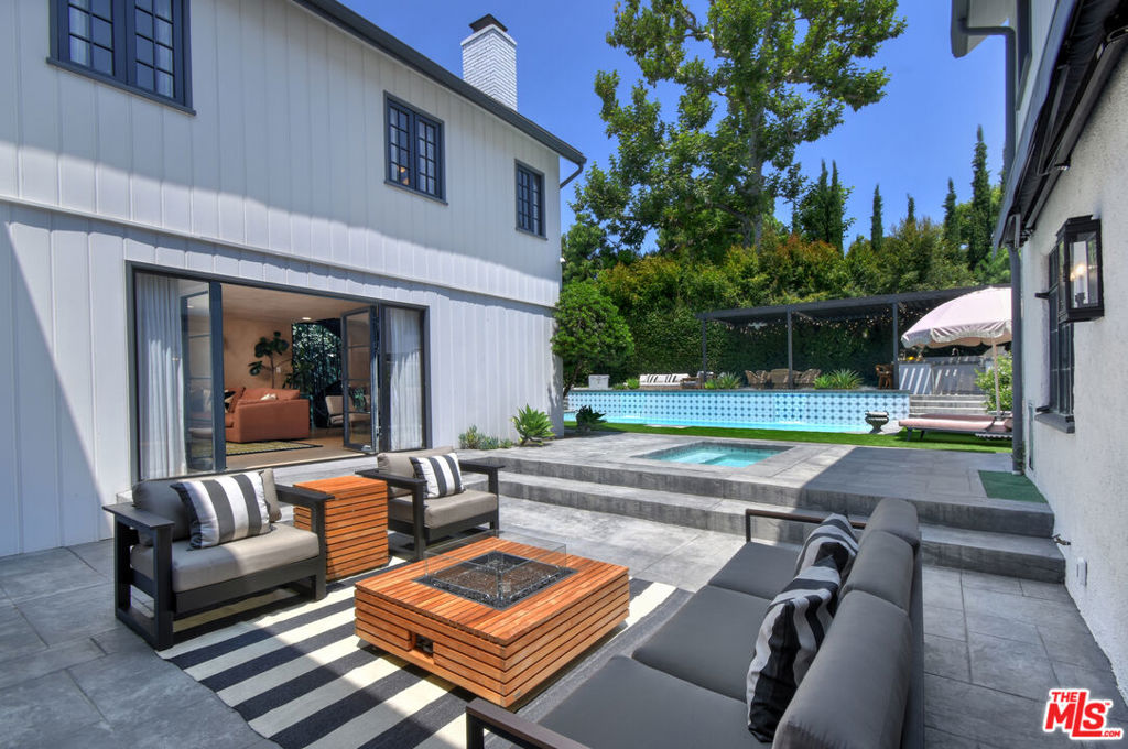 5005 Los Feliz