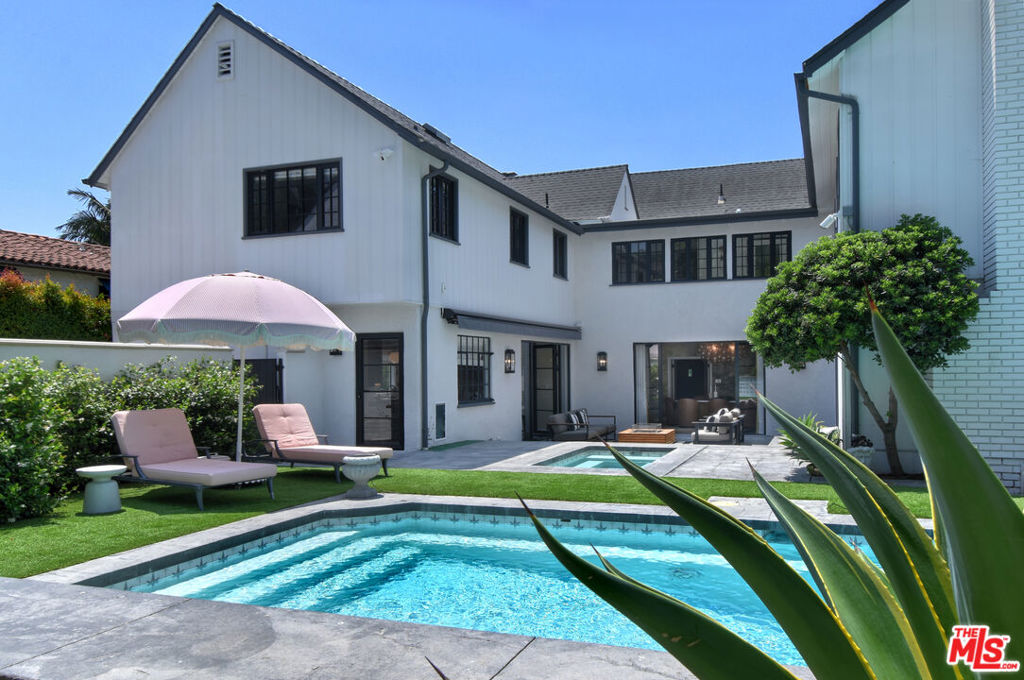 5005 Los Feliz
