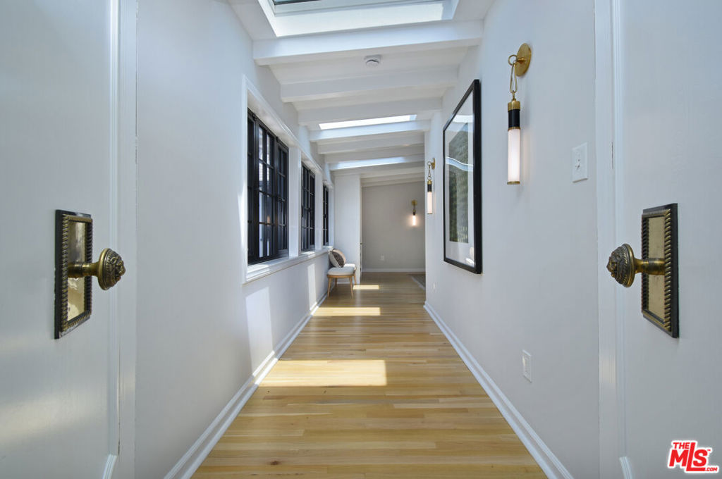 5005 Los Feliz