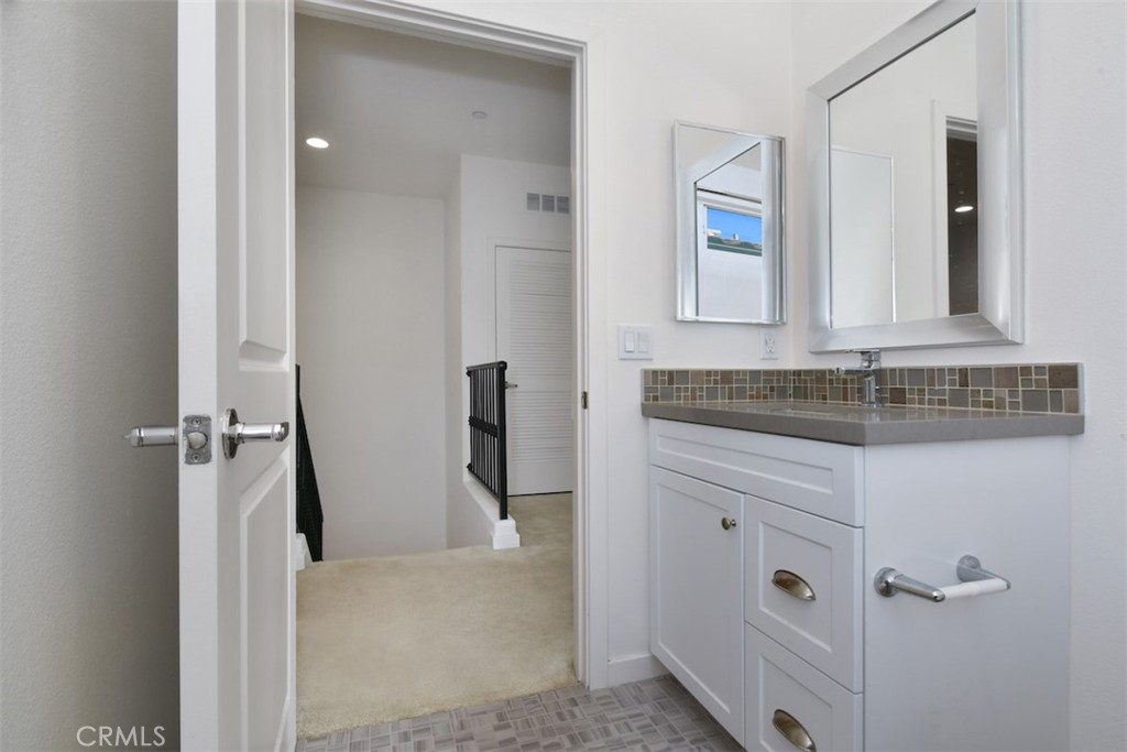 15163 W Rachel