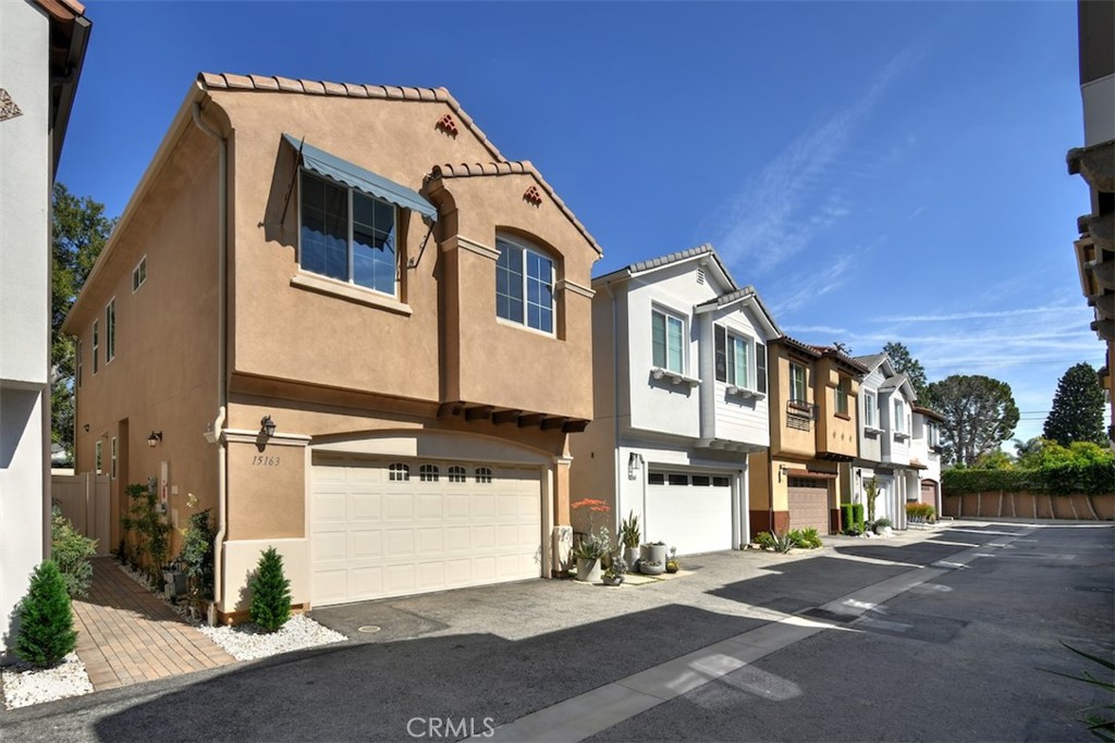 15163 W Rachel