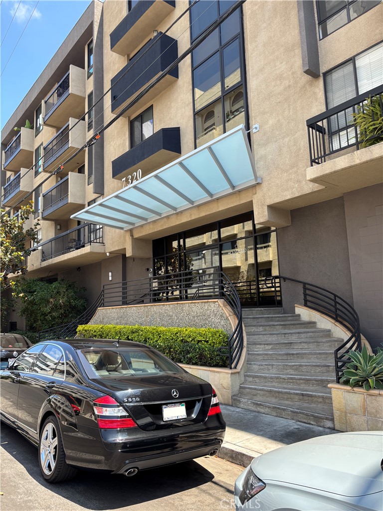 7320 Hawthorn