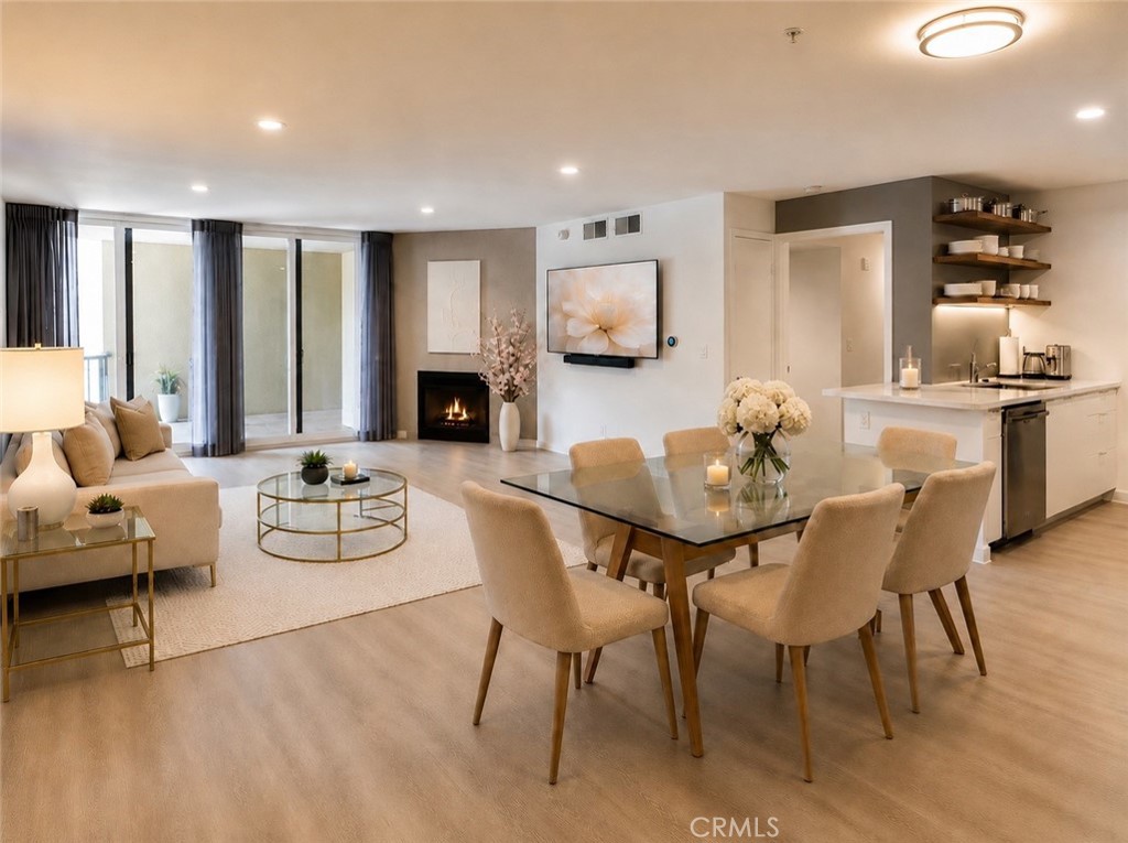 7320 Hawthorn