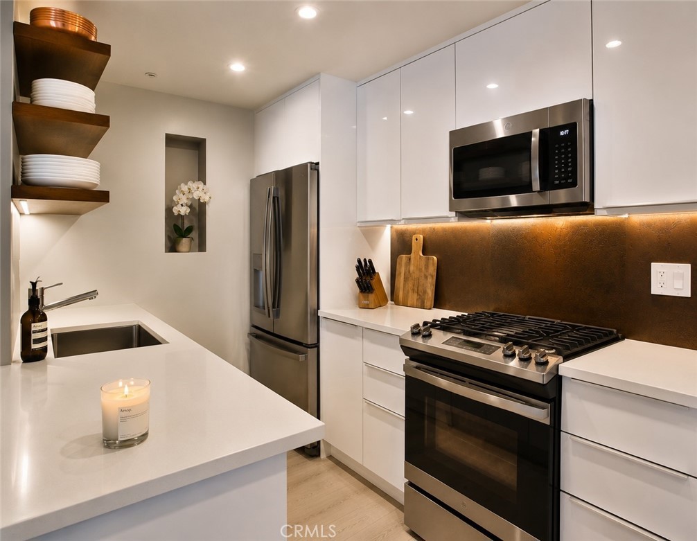 7320 Hawthorn