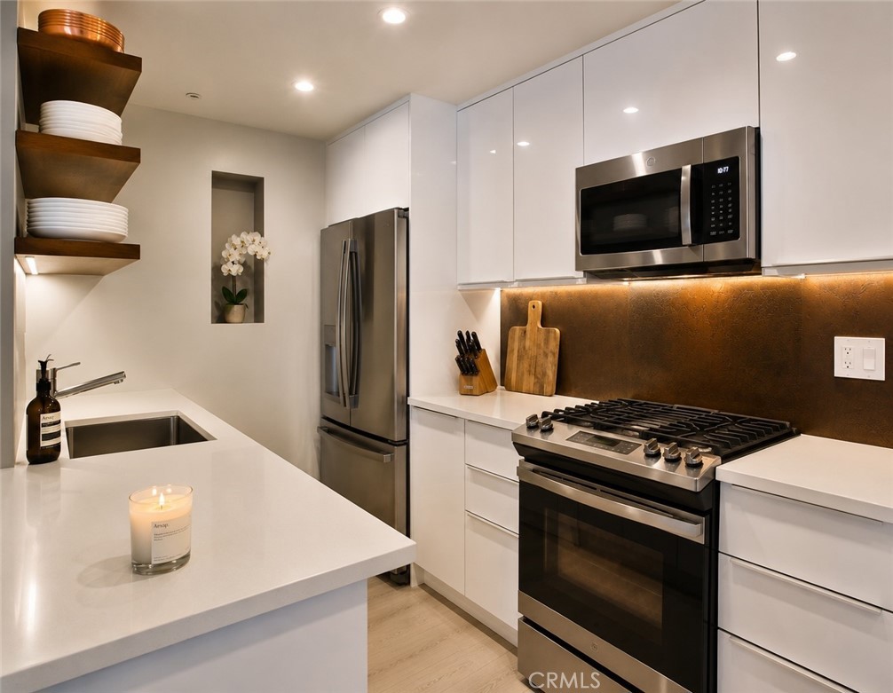 7320 Hawthorn