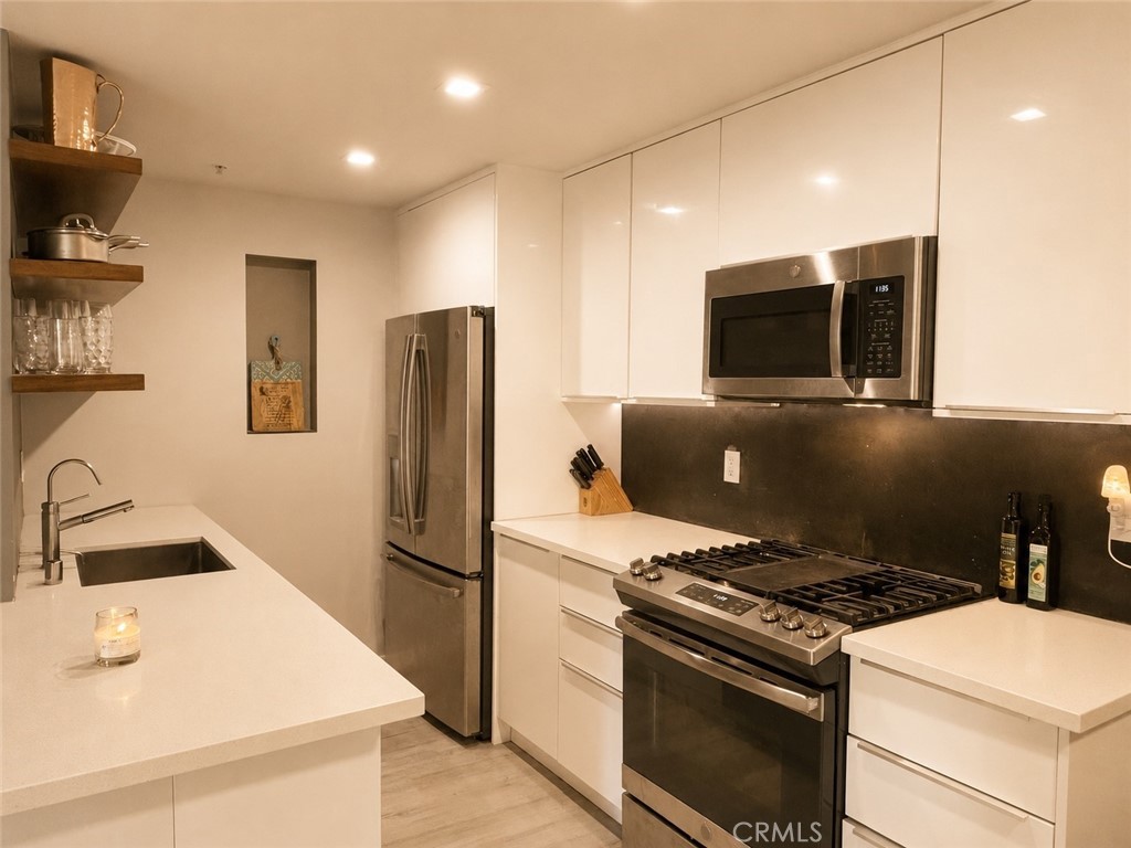 7320 Hawthorn