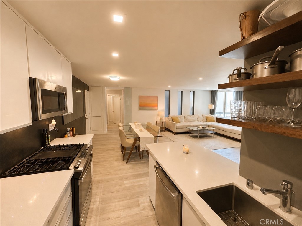 7320 Hawthorn