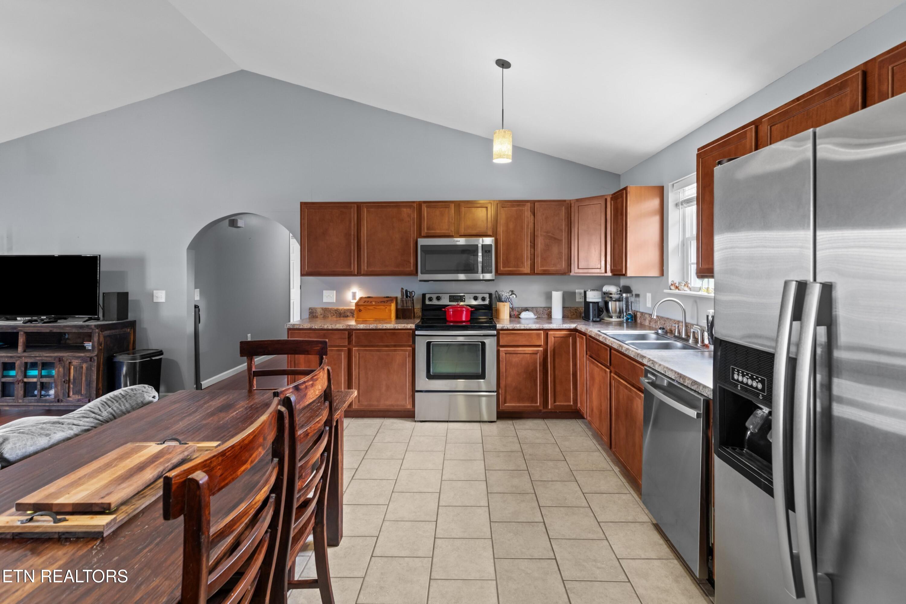 923 Red Oak Lane