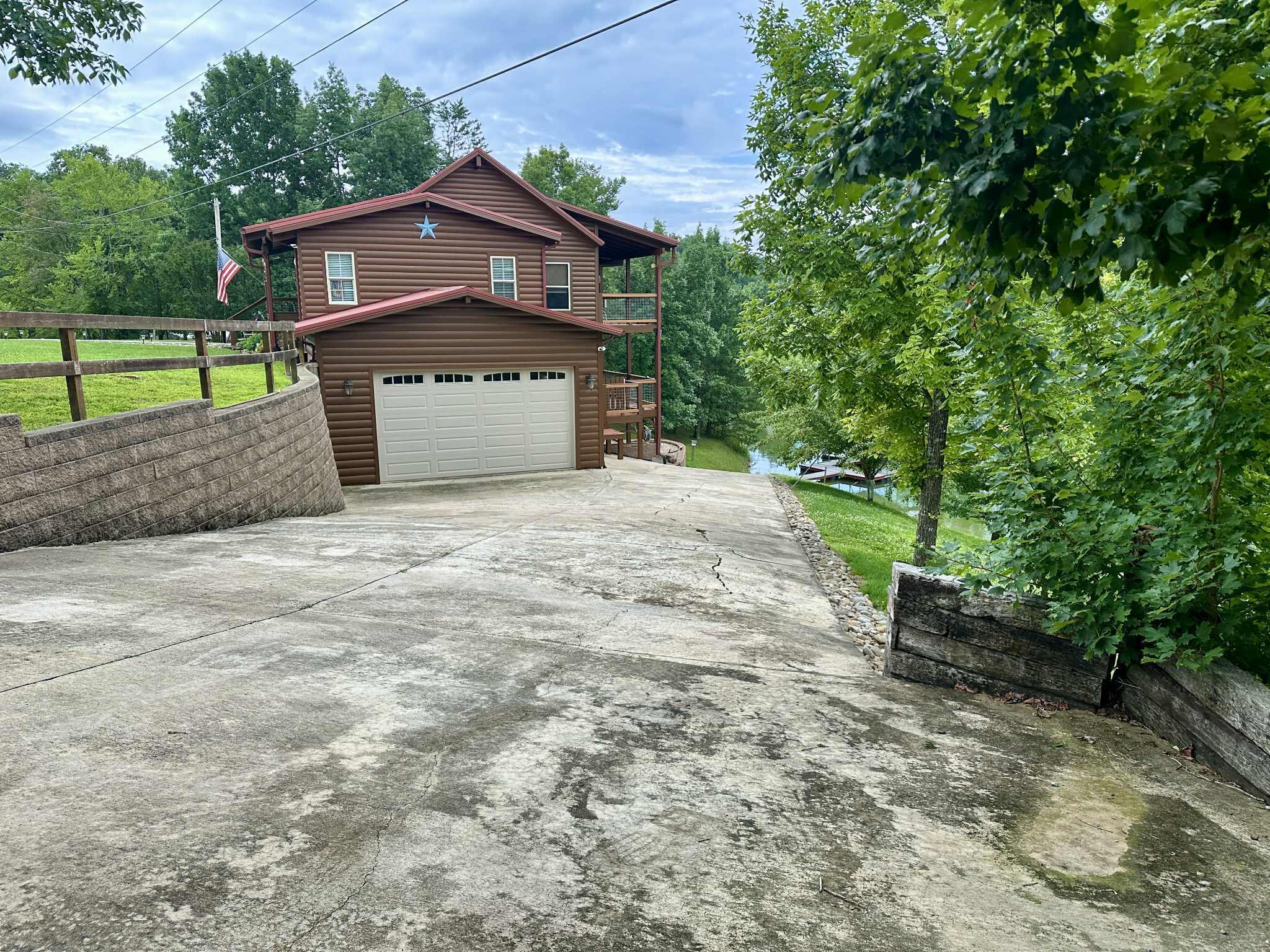 1573 Topaz Lane