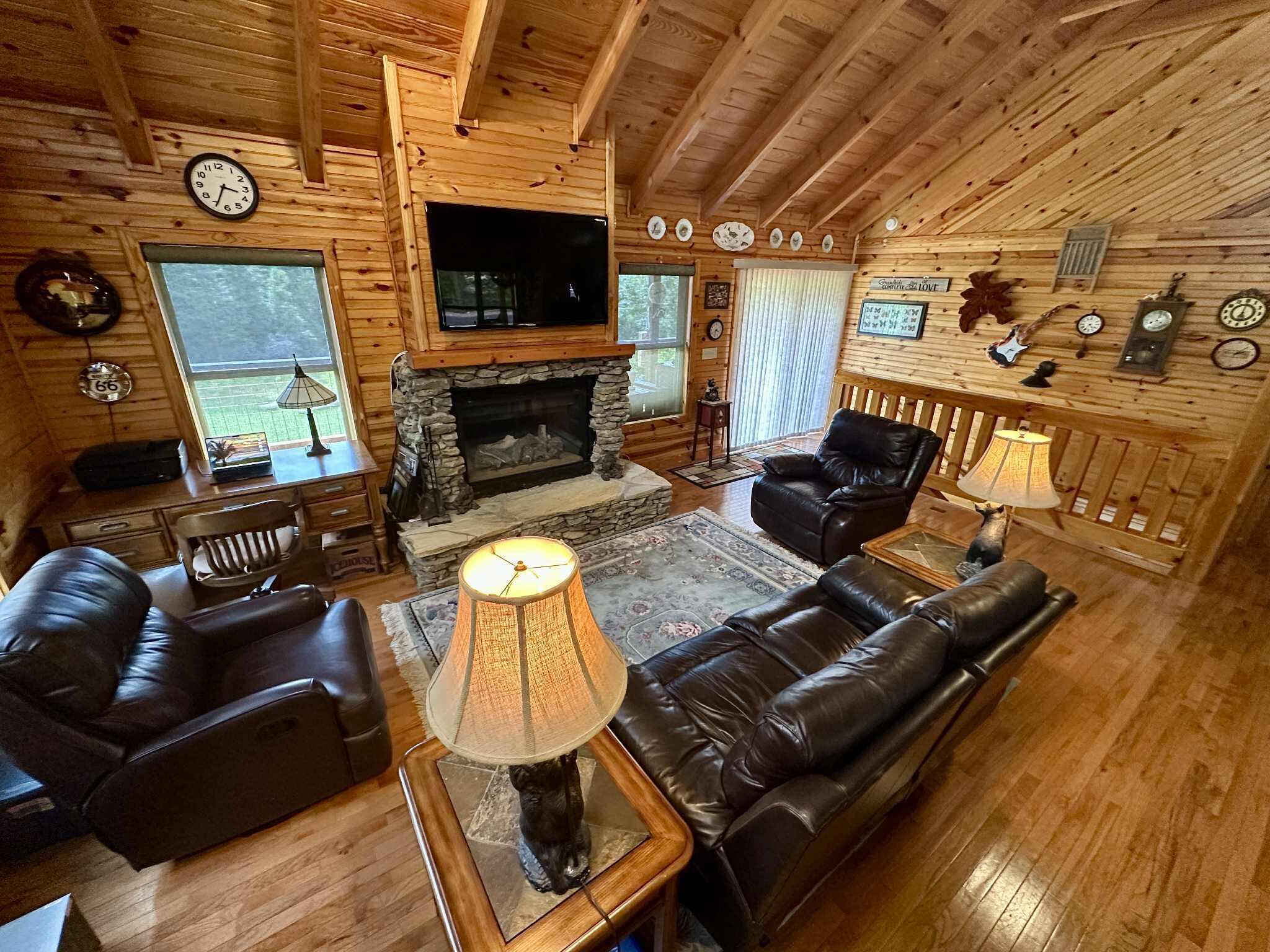 1573 Topaz Lane
