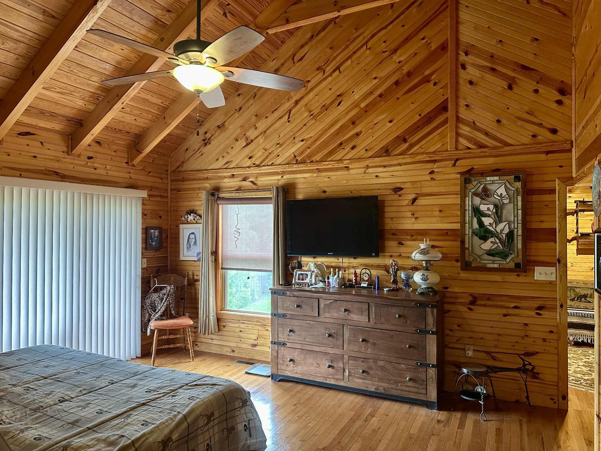1573 Topaz Lane
