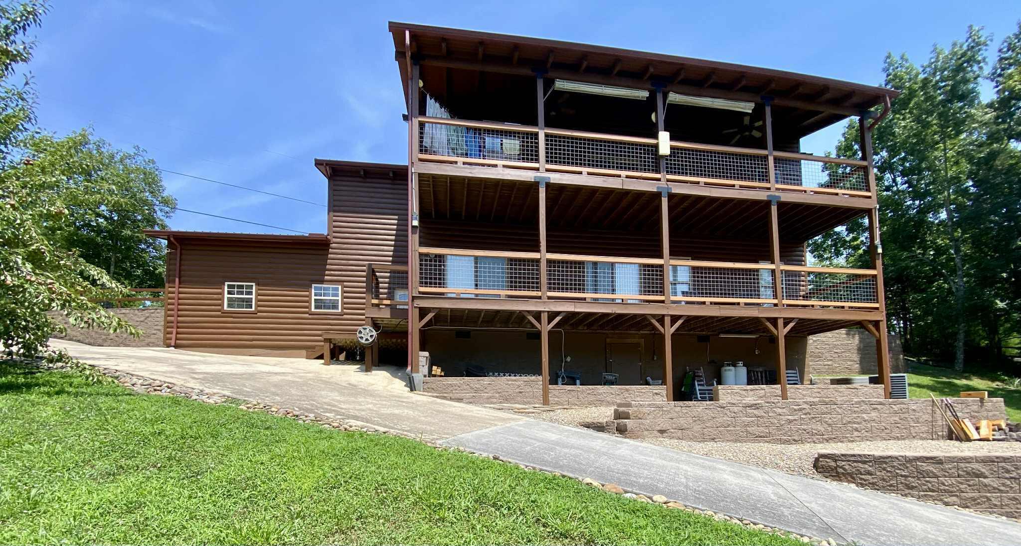 1573 Topaz Lane