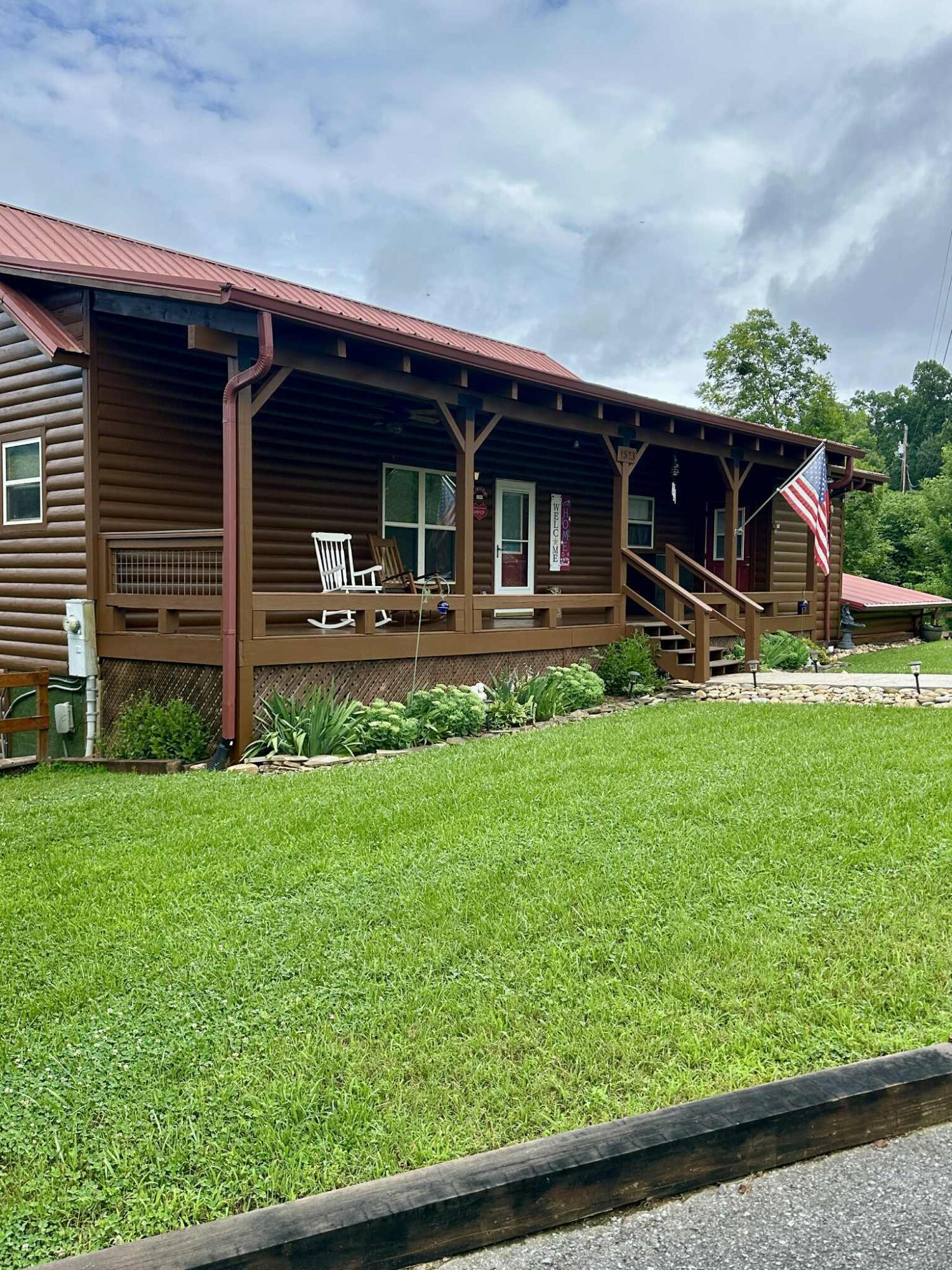 1573 Topaz Lane