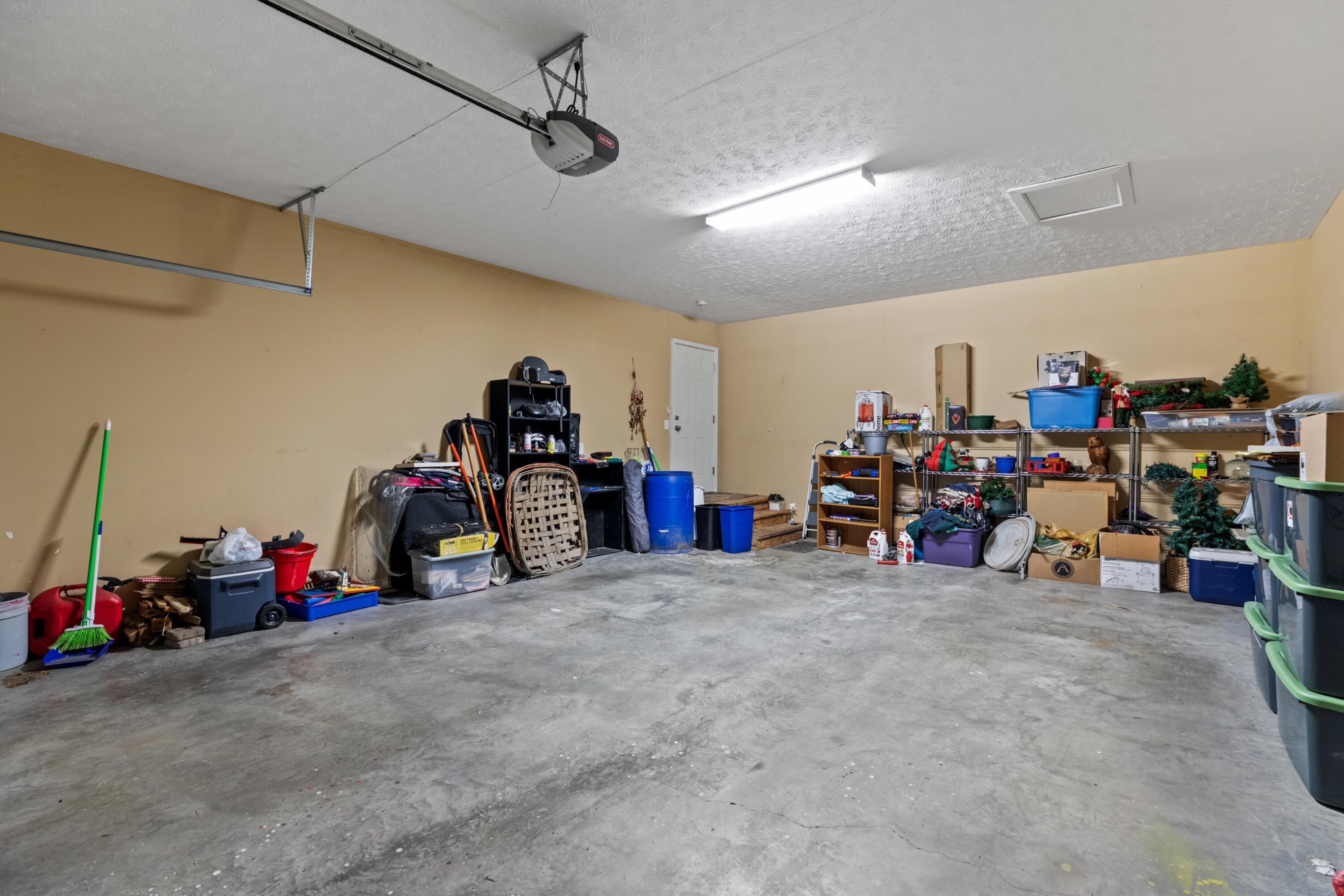 923 Red Oak Lane