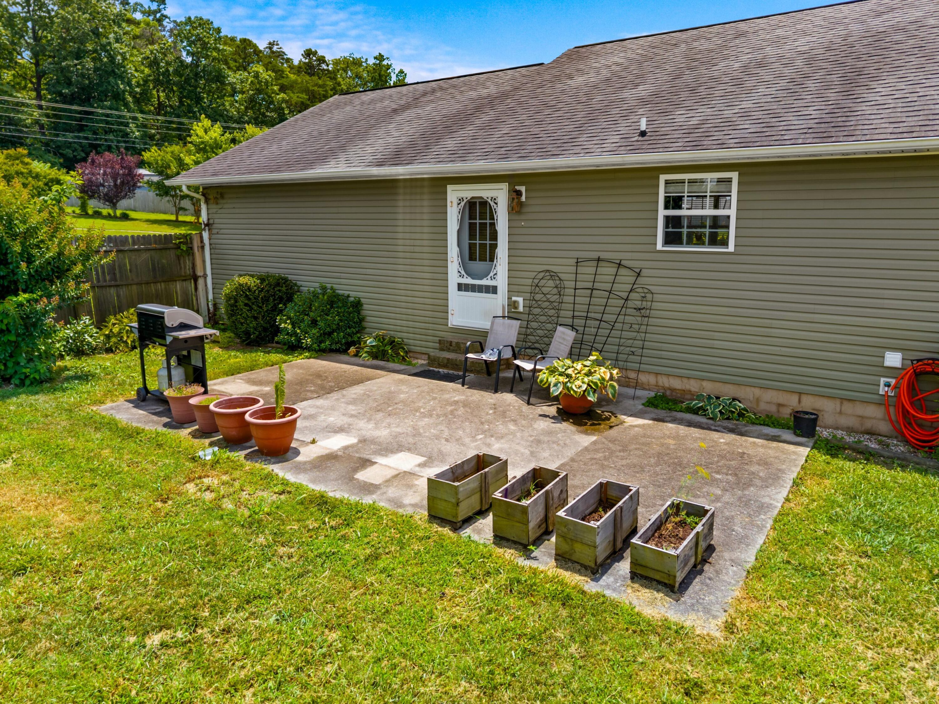 923 Red Oak Lane