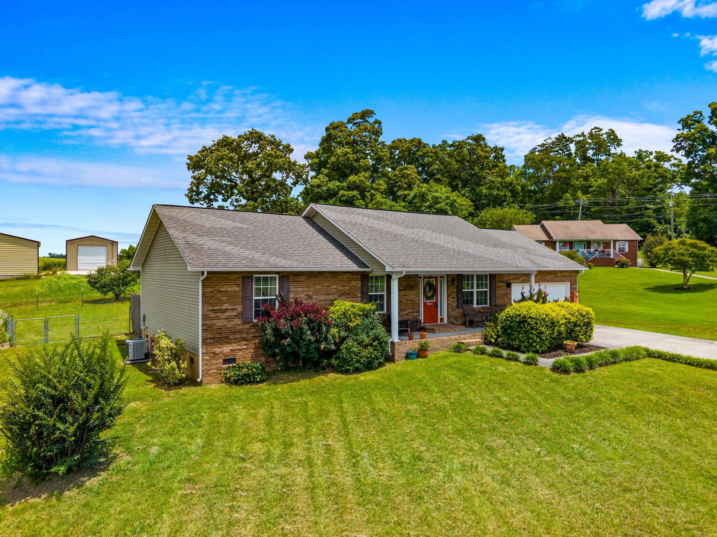 923 Red Oak Lane