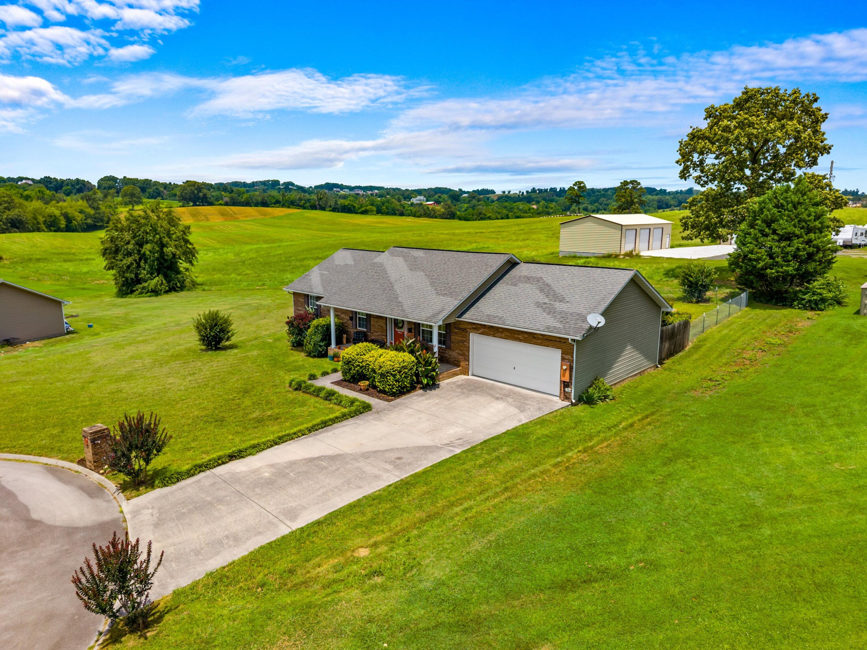 923 Red Oak Lane