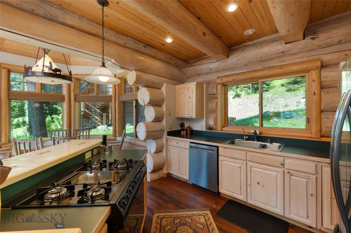 800 North Fork Road