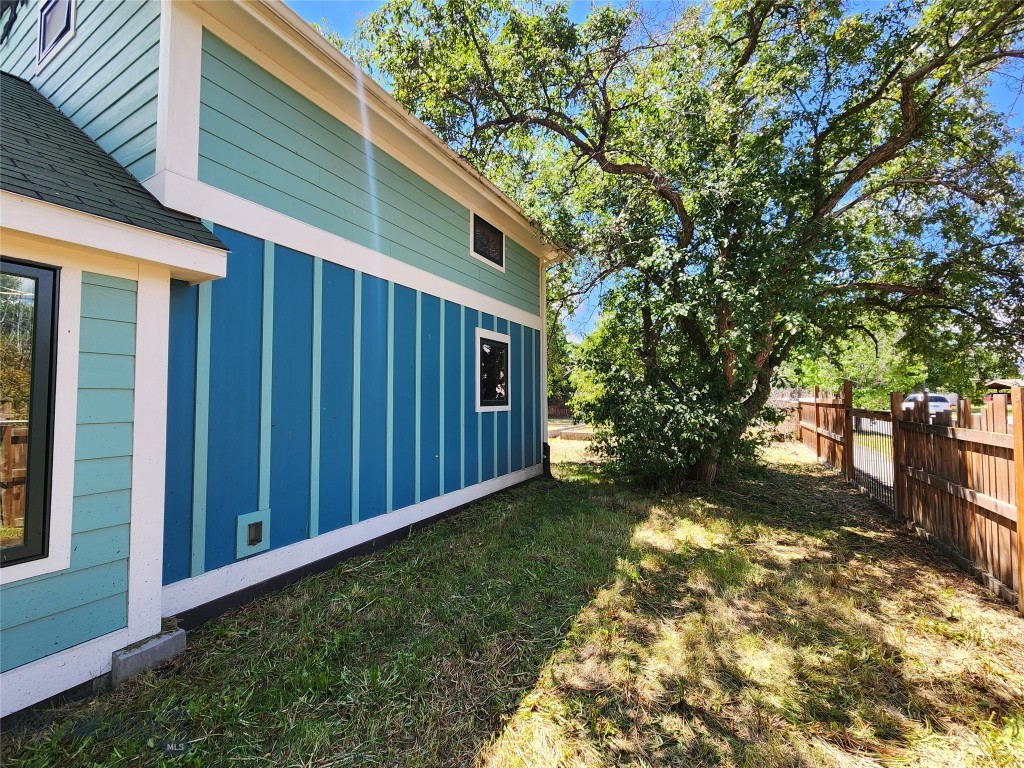1214 W Koch