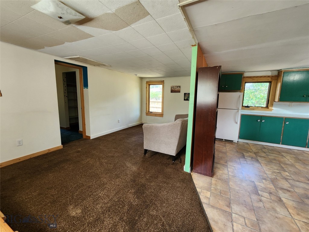 1214 W Koch