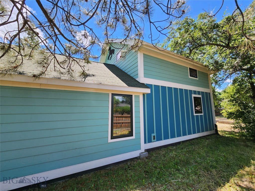 1214 W Koch