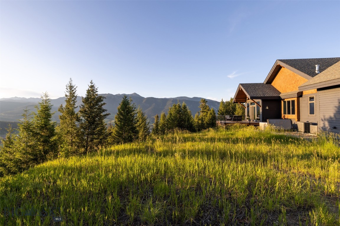 285 Majestic Peaks