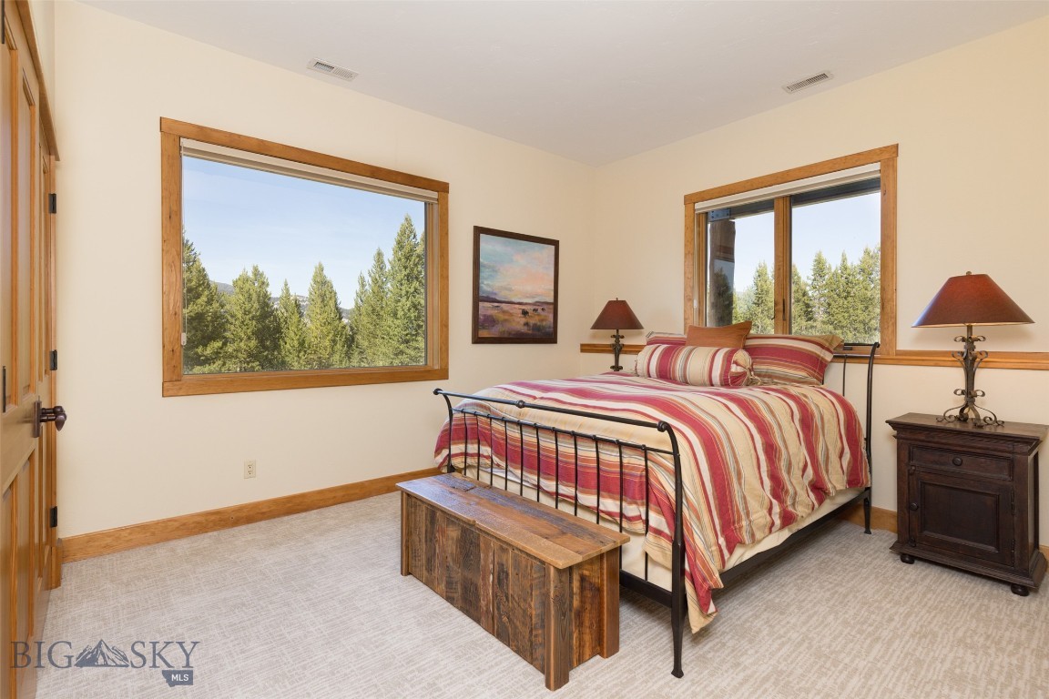285 Majestic Peaks