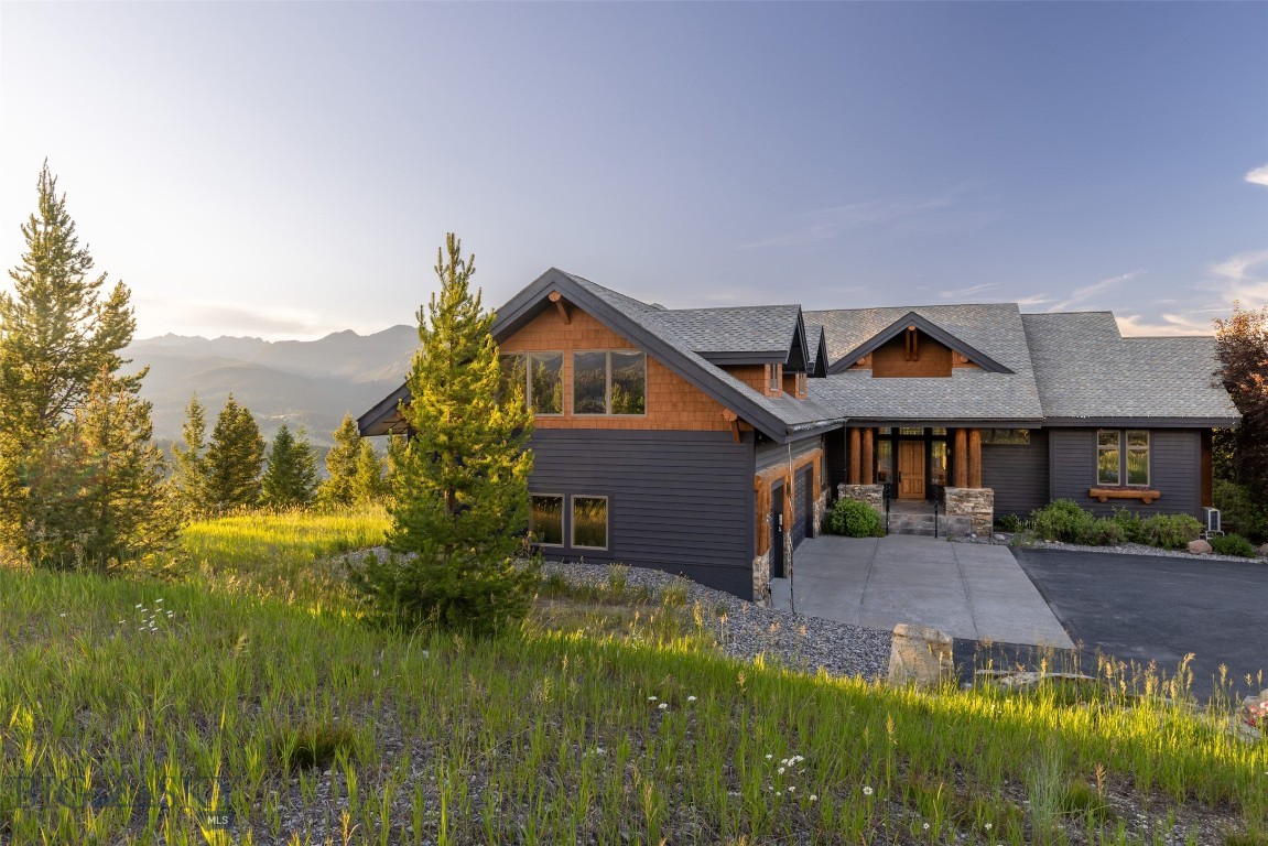 285 Majestic Peaks