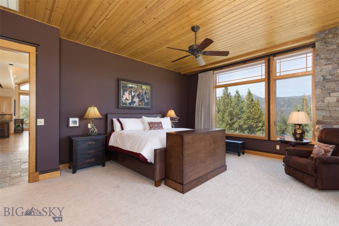 285 Majestic Peaks