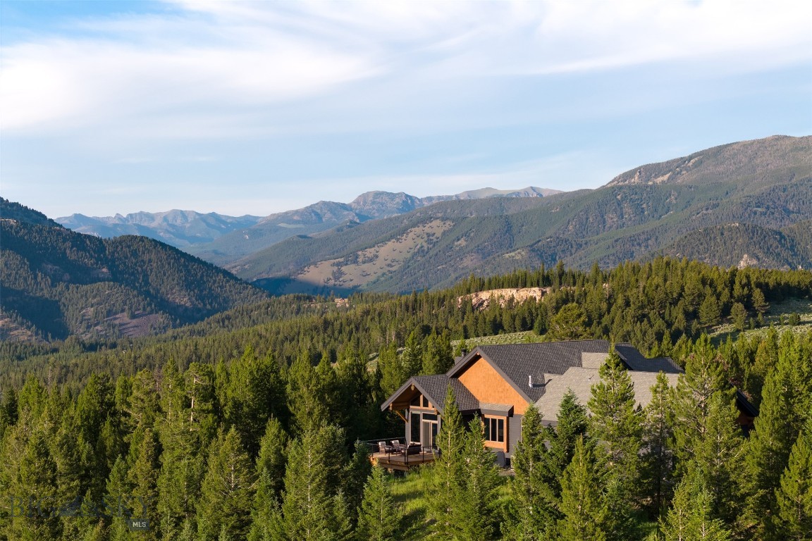 285 Majestic Peaks