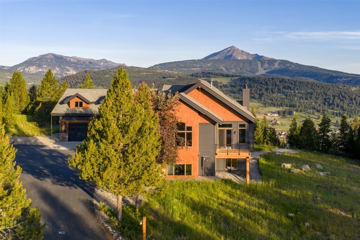 285 Majestic Peaks