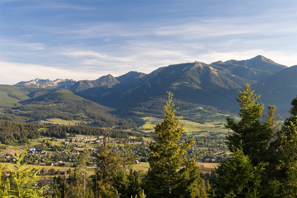 285 Majestic Peaks