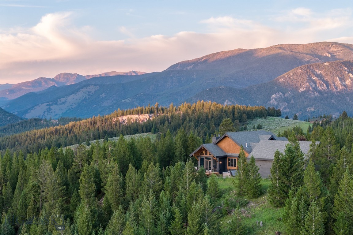 285 Majestic Peaks