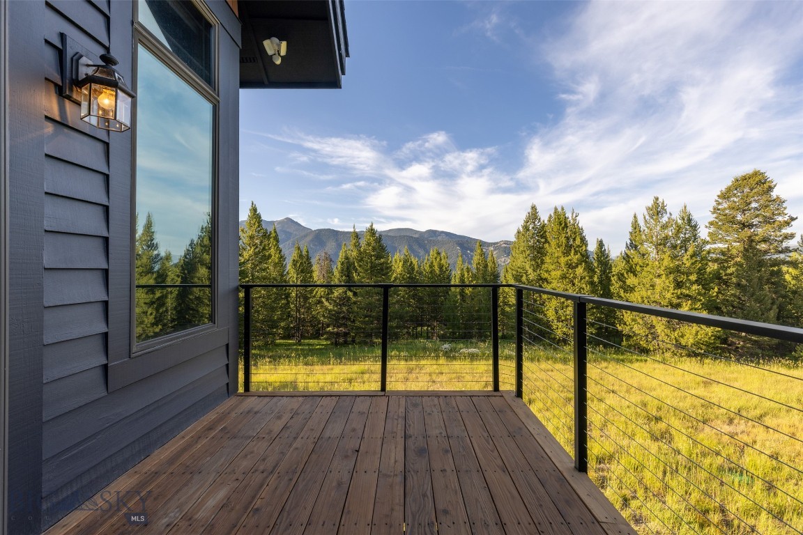 285 Majestic Peaks