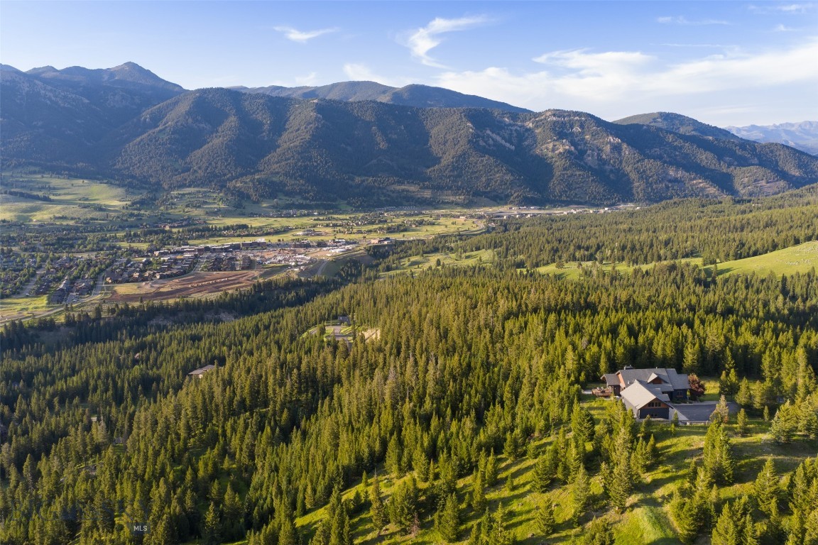 285 Majestic Peaks