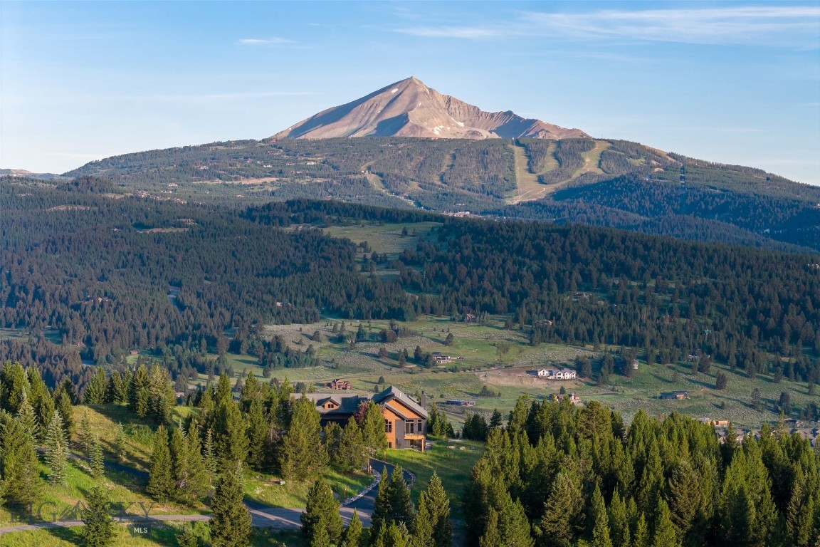 285 Majestic Peaks