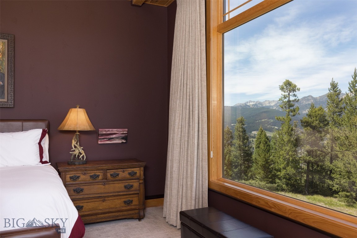 285 Majestic Peaks