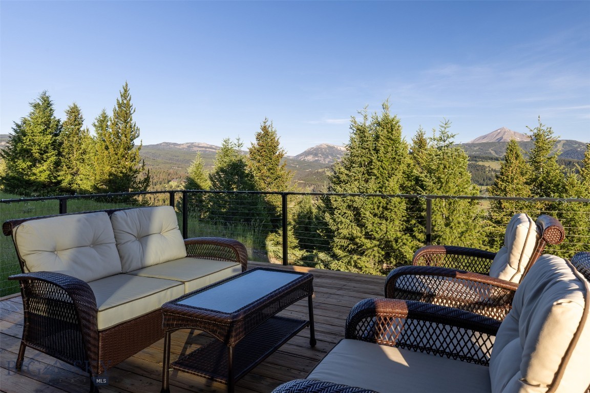 285 Majestic Peaks