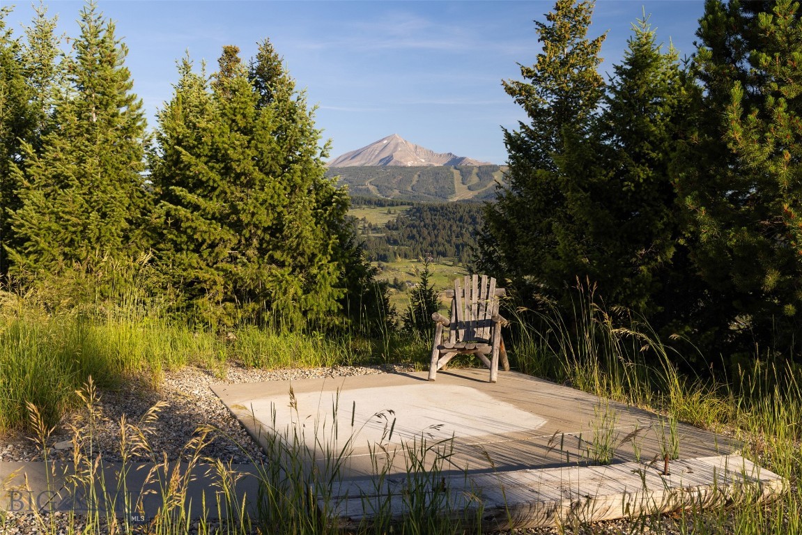 285 Majestic Peaks