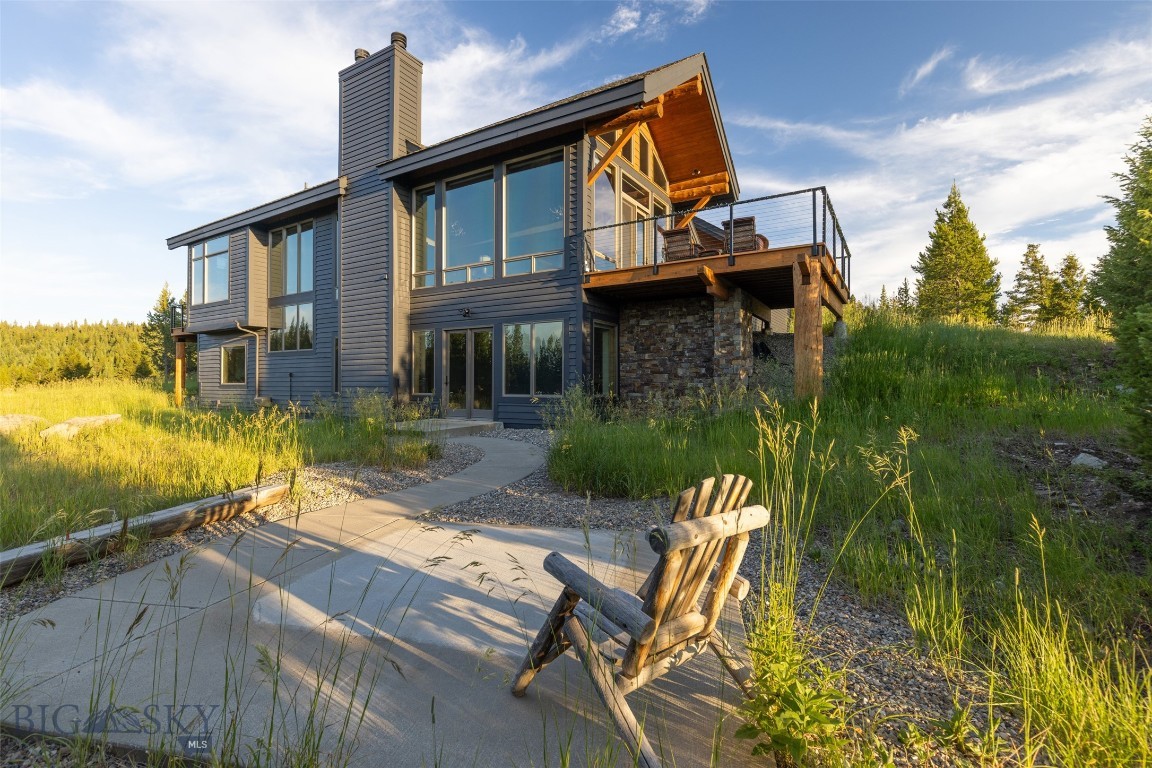 285 Majestic Peaks