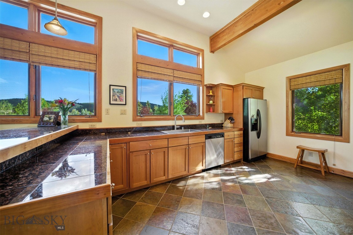 2130 Looking Glass