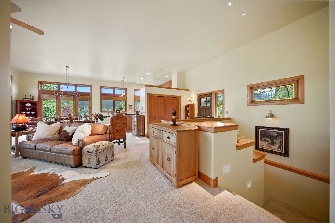 2130 Looking Glass