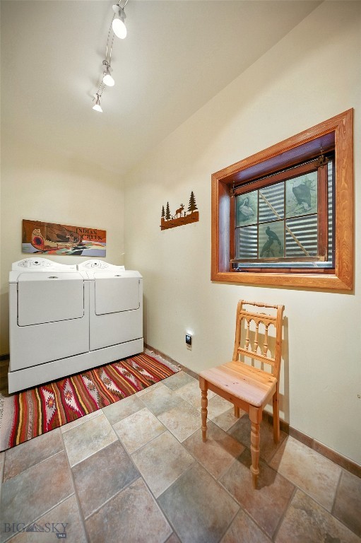 2130 Looking Glass