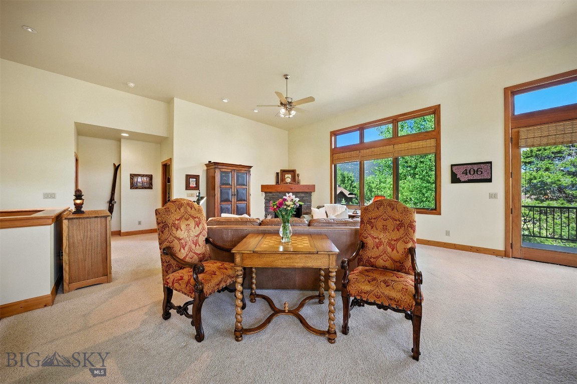 2130 Looking Glass