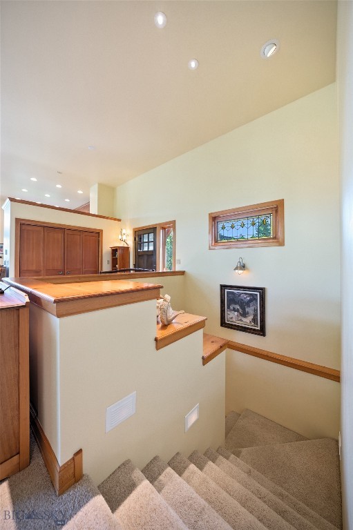2130 Looking Glass
