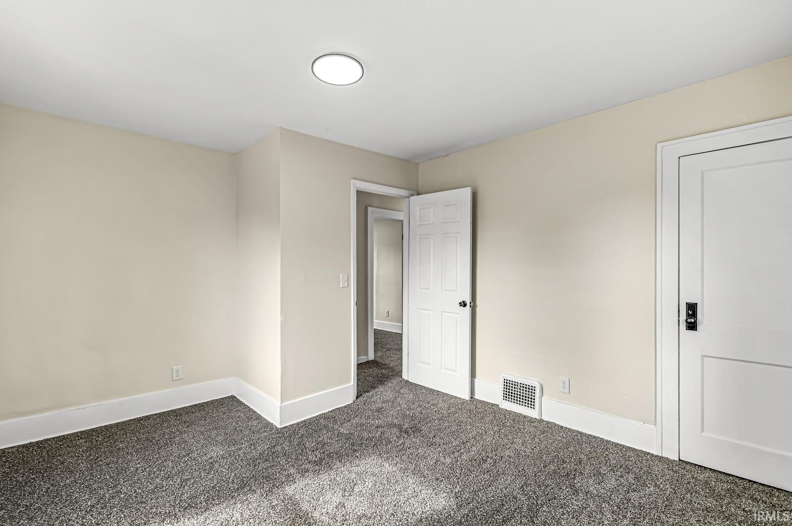 1142 N Brookfield Street